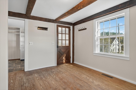 Charming Vermont Cape – Perfect Ski Getaway or Airbnb Gem! - image 9