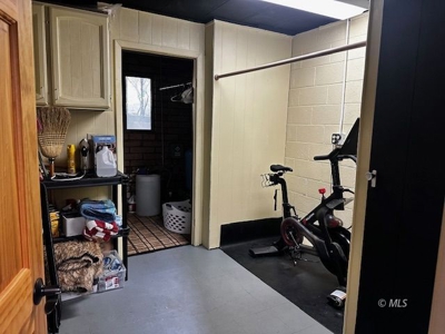 Charming Mountain Home on 40 Scenic Acres in Cedarville - image 33