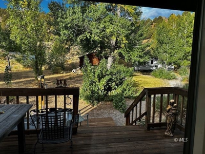 Charming Mountain Home on 40 Scenic Acres in Cedarville - image 2