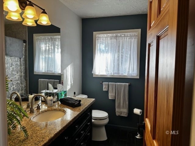 Charming Mountain Home on 40 Scenic Acres in Cedarville - image 24