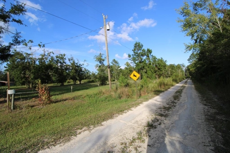 6.45 Acres of peaceful country living located off Bulb Farm Road - image 28