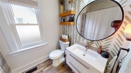 Updated 2-Bedroom Home in Sarnia, Ontario - image 16