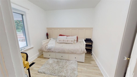 Updated 2-Bedroom Home in Sarnia, Ontario - image 17