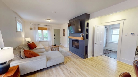 Updated 2-Bedroom Home in Sarnia, Ontario - image 5