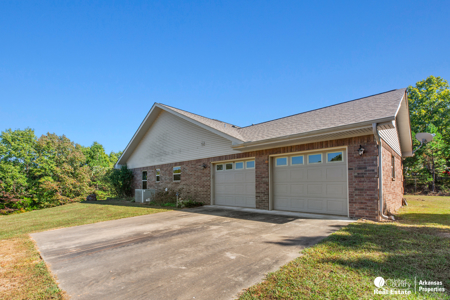 Country home & 64 acres, shop, barn, custom home & guest house - image 21