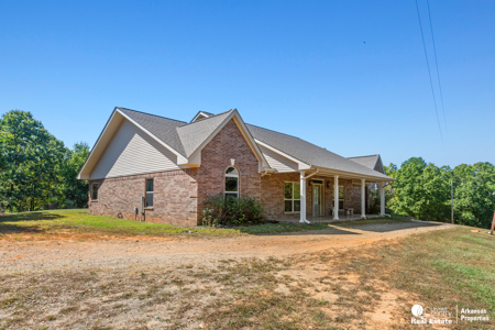 Country home & 64 acres, shop, barn, custom home & guest house - image 27