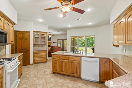 Country home & 64 acres, shop, barn, custom home & guest house - image 6