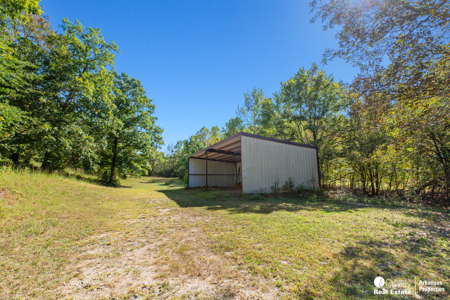 Country home & 64 acres, shop, barn, custom home & guest house - image 37
