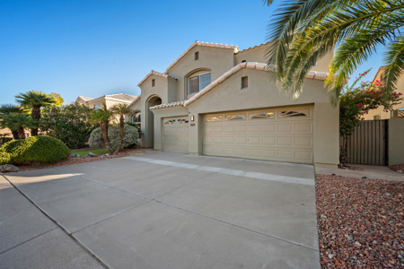 Ahwatukee Foothills Home for Sale with Pool & Mountain Views - image 30