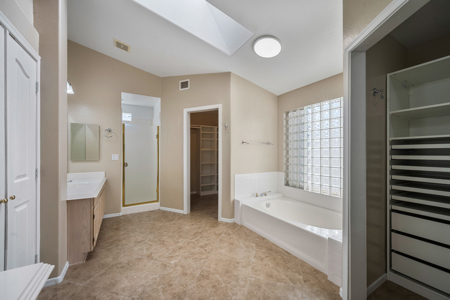 Ahwatukee Foothills Home for Sale with Pool & Mountain Views - image 8