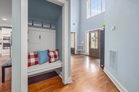 Beautiful Custom Home on 1.5 Acres with no HOA! - image 15