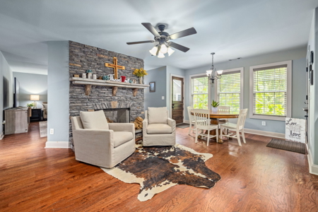 Beautiful Custom Home on 1.5 Acres with no HOA! - image 10