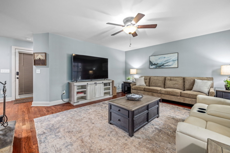 Beautiful Custom Home on 1.5 Acres with no HOA! - image 8