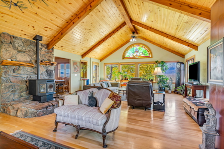 Large 2 Story Home for Sale on 35.76 Acres - image 4