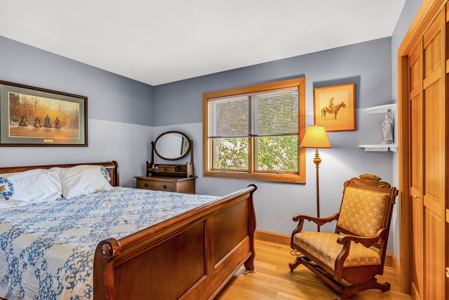 Large 2 Story Home for Sale on 35.76 Acres - image 15