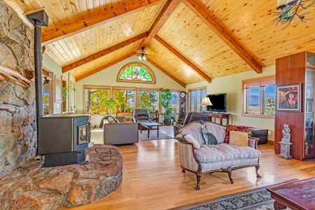 Large 2 Story Home for Sale on 35.76 Acres - image 3