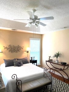 Charming 3-bedroom home in Parkway Place - image 11