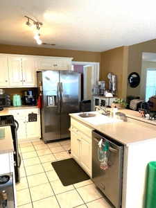 Charming 3-bedroom home in Parkway Place - image 10