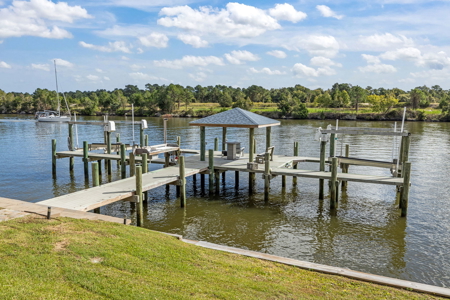 Boater's Dream Home on the Crystal Coast - image 7