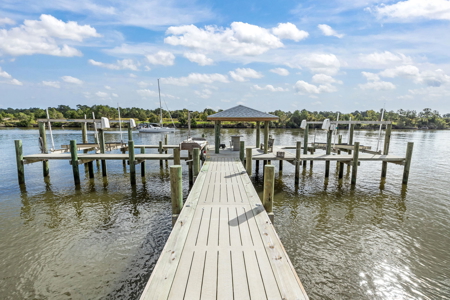 Boater's Dream Home on the Crystal Coast - image 8