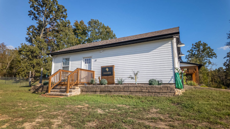 Country Home and Acreage for sale in the Arkansas Ozarks - image 16