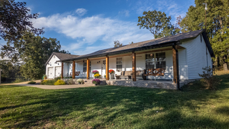 Country Home and Acreage for sale in the Arkansas Ozarks - image 5