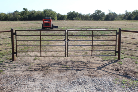 10 Acres with New Perimeter Fencing and Pipe Entrance - image 5