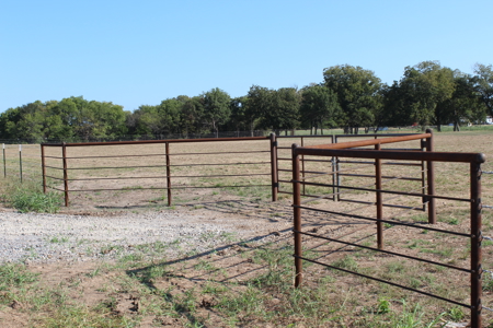 10 Acres with New Perimeter Fencing and Pipe Entrance - image 8