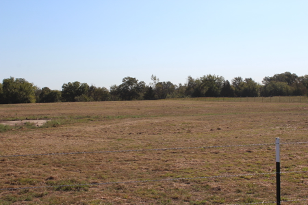 10 Acres with New Perimeter Fencing and Pipe Entrance - image 7