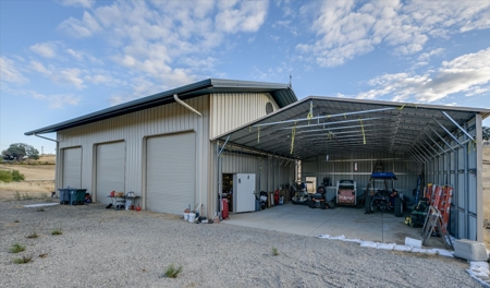 Vacaville, CA Modern Luxury Country Home on 5 Acres for Sale - image 41