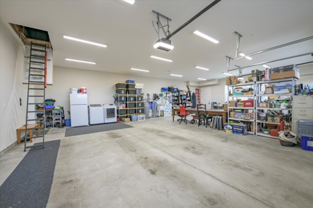 Vacaville, CA Modern Luxury Country Home on 5 Acres for Sale - image 40