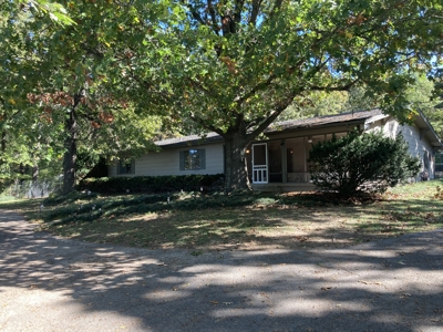 Your Dream Family Home with Pool on Nearly 7 Acres - image 2