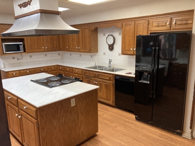 Your Dream Family Home with Pool on Nearly 7 Acres - image 10