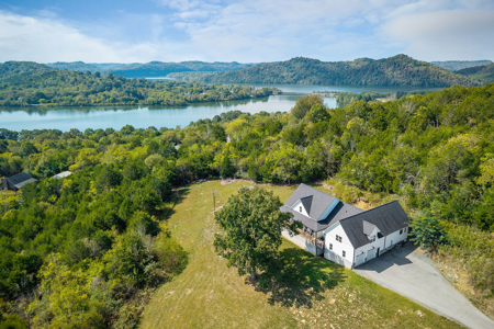 This exquisite custom home showcases luxury design and more! - image 7