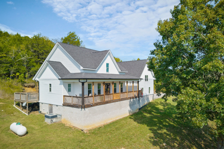 This exquisite custom home showcases luxury design and more! - image 3