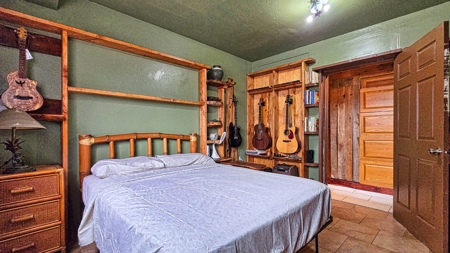 4BR 2BA Hawaii home w/ocean views, gardens, & fruit trees - image 4