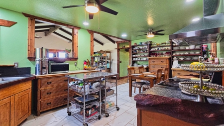 4BR 2BA Hawaii home w/ocean views, gardens, & fruit trees - image 12