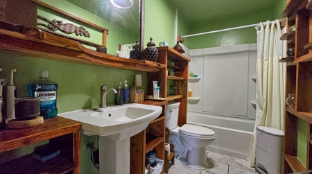 4BR 2BA Hawaii home w/ocean views, gardens, & fruit trees - image 1