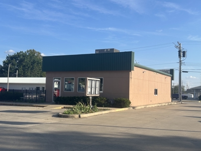 Commercial Property, Prime Location in Kahoka, MO - image 1