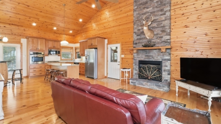 Private Luxury Home on 23 Acres with Views & Spa - image 4