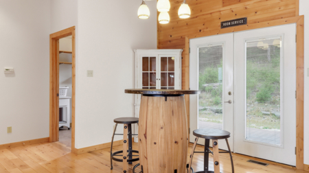 Private Luxury Home on 23 Acres with Views & Spa - image 8