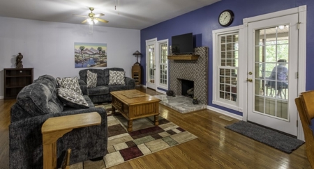 Riverfront Home for Sale in Cherokee Village AR - image 4