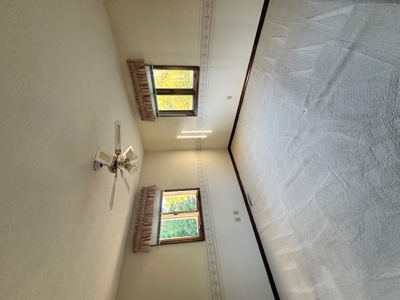 Beautiful Lakefront 3-bedroom 2.5-bath brick home. - image 17