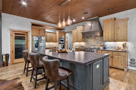 Pryor, Oklahoma Luxury Lake Home For Sale - image 15