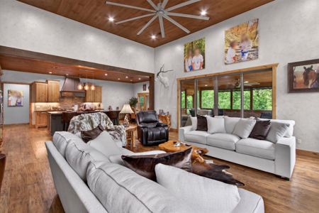 Pryor, Oklahoma Luxury Lake Home For Sale - image 13