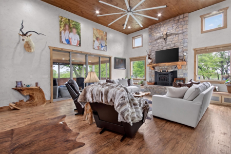 Pryor, Oklahoma Luxury Lake Home For Sale - image 11