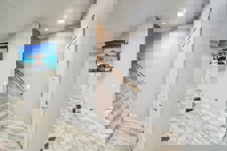 Pryor, Oklahoma Luxury Lake Home For Sale - image 30