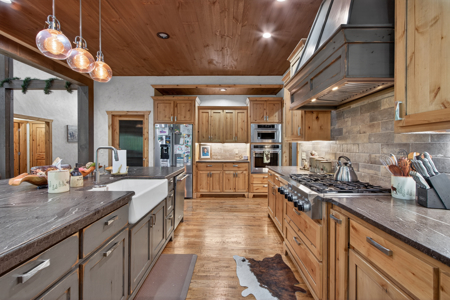 Pryor, Oklahoma Luxury Lake Home For Sale - image 17