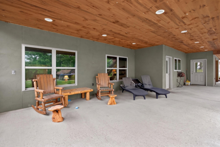 Pryor, Oklahoma Luxury Lake Home For Sale - image 45