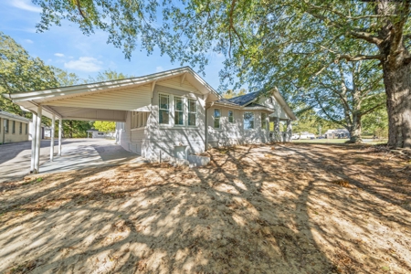 American Craftsman Bungalow on Large Lot in Booneville, MS - image 4